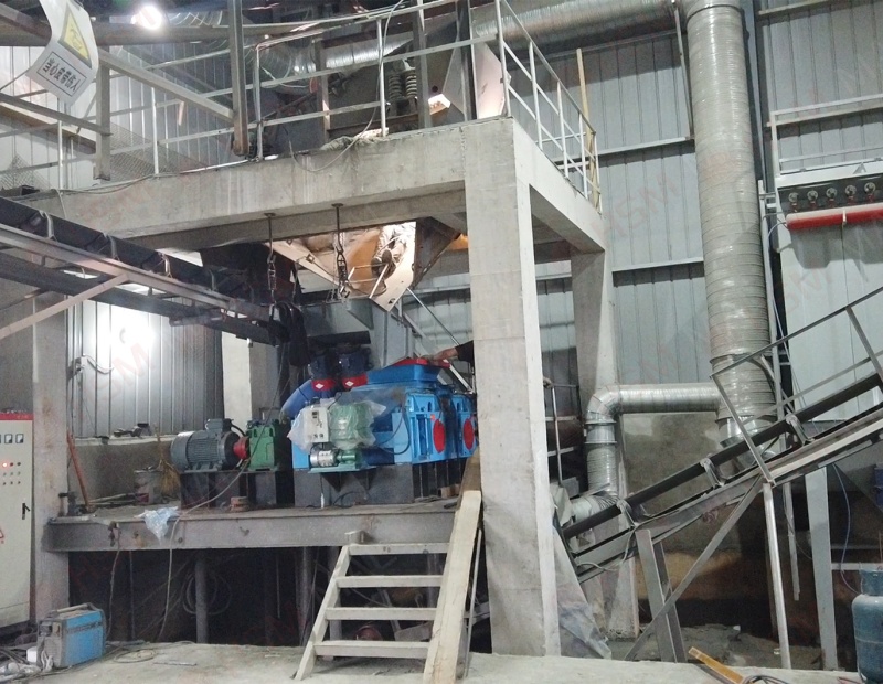 鋁廠廢電解質破碎機生產現場 